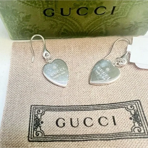 ✨️  Gucci trademark logo SS.925 heart charm dangle earrings ✨️ - Picture 4 of 8